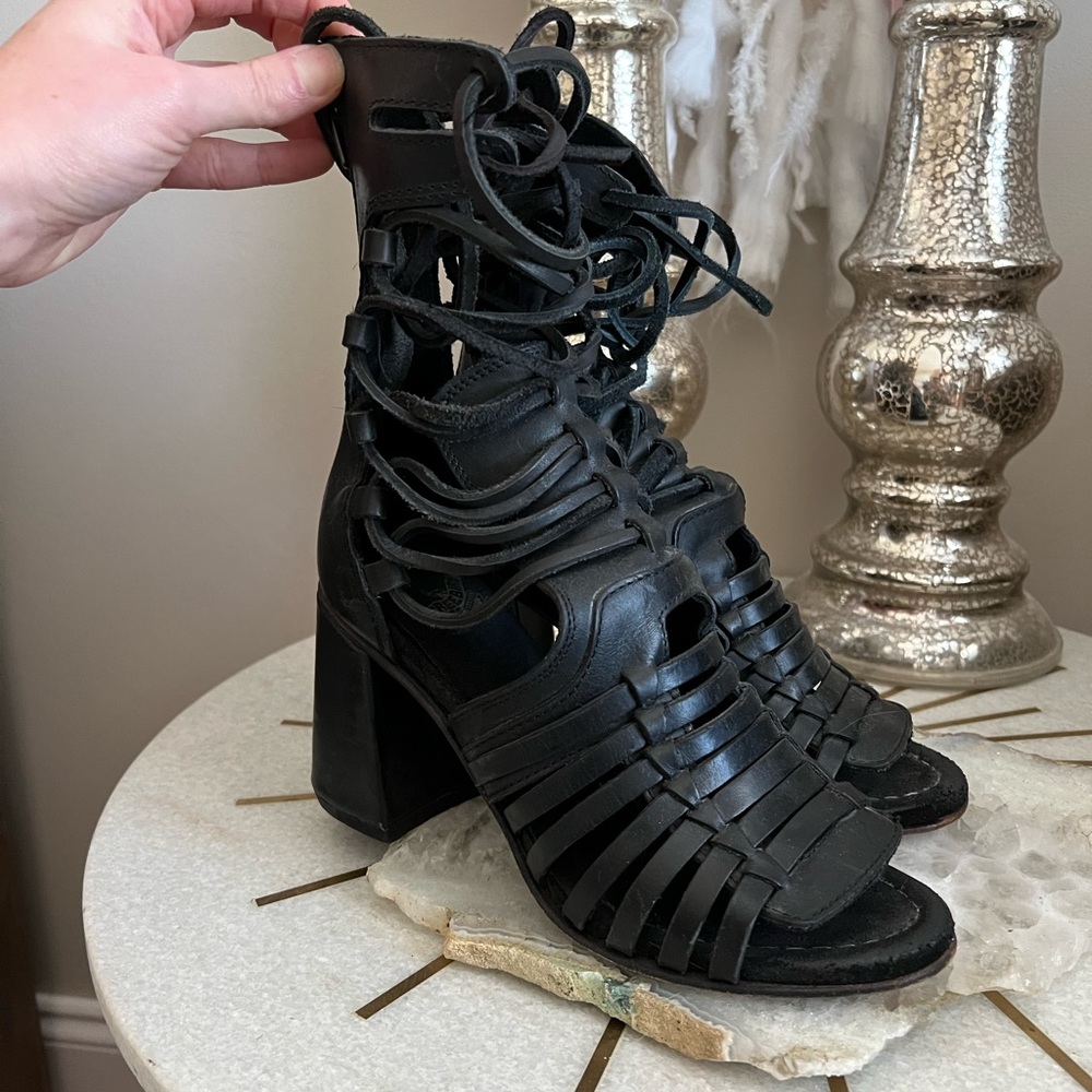 Freebird Tess black size 6